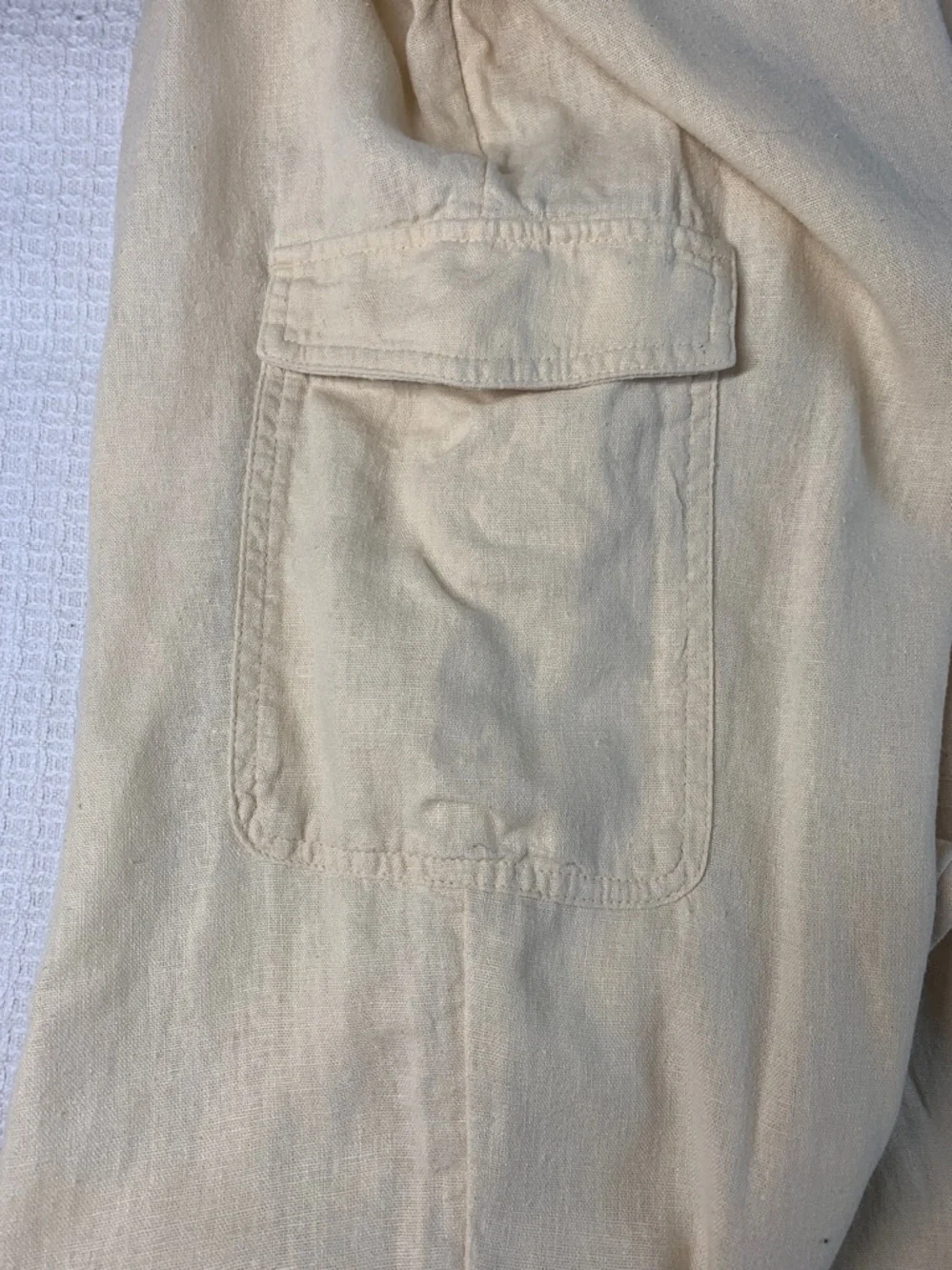Banana Republic linen blend butter yellow cargo joggers size large